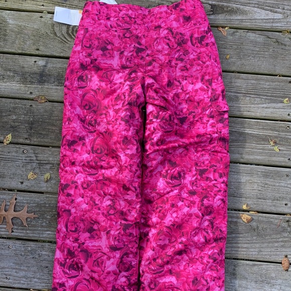 ⚜️Bright Pink Winter Jacket and Snow Pants! - Picture 15 of 16